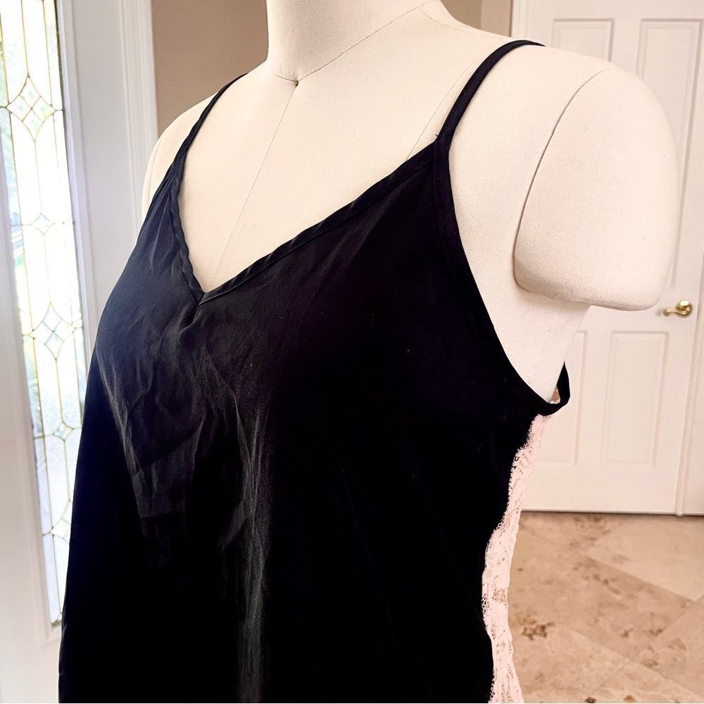 Hi-Low Colorblock Lace Blouse - Picture 3 of 4